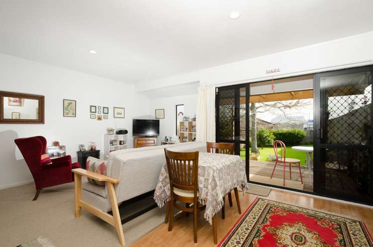 2/108 West Coast Road Glen Eden_11