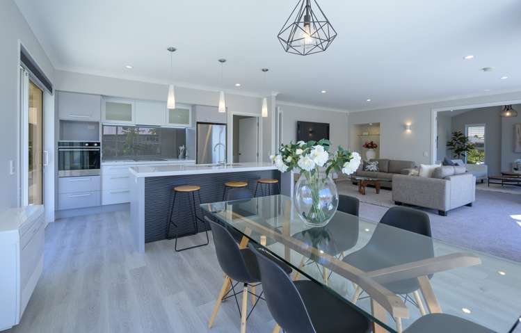 55 Fairose Drive Richmond_11