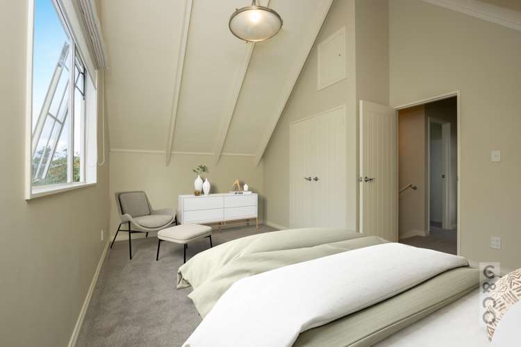 5 Cambridge Road Riverhead_19