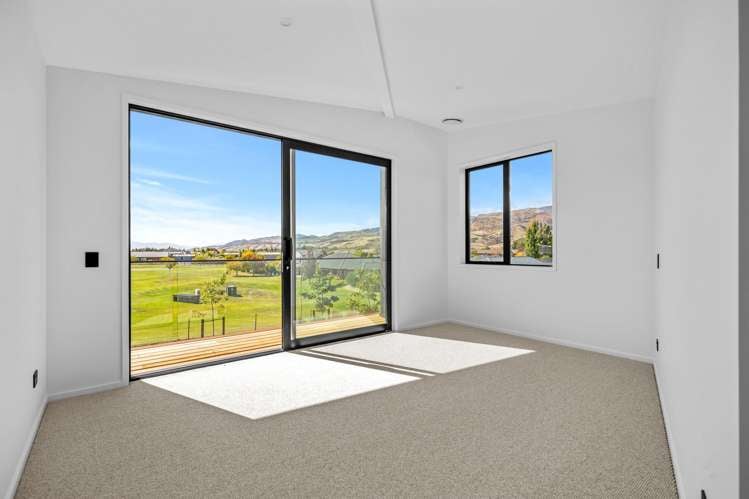 19 Magnum Drive Cromwell_10