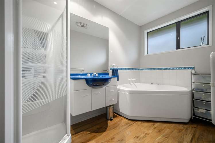 10a Geraldo Place Russley_17