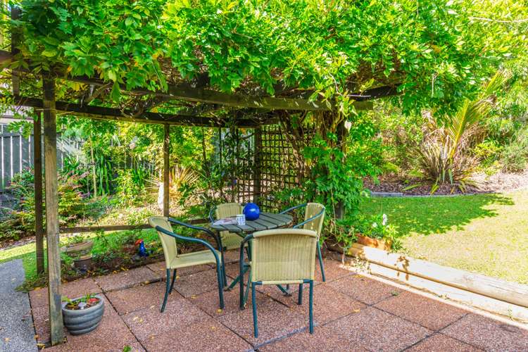 2/4 Mahuta Grove Northcote_2