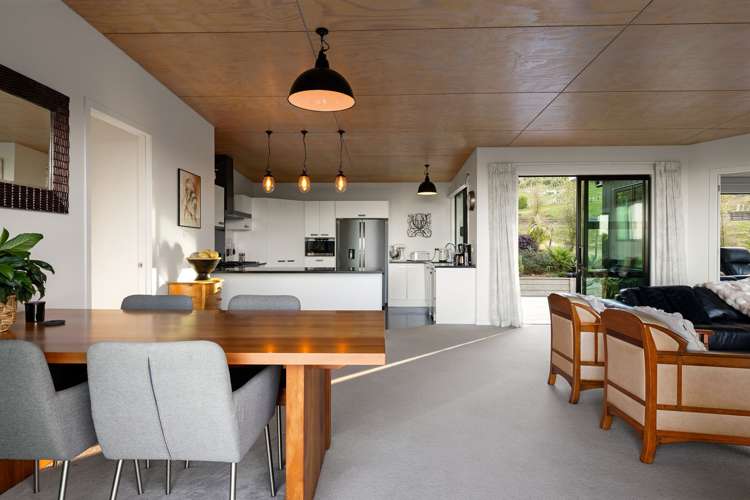 6 Tiwarawara Lane Pirongia_12