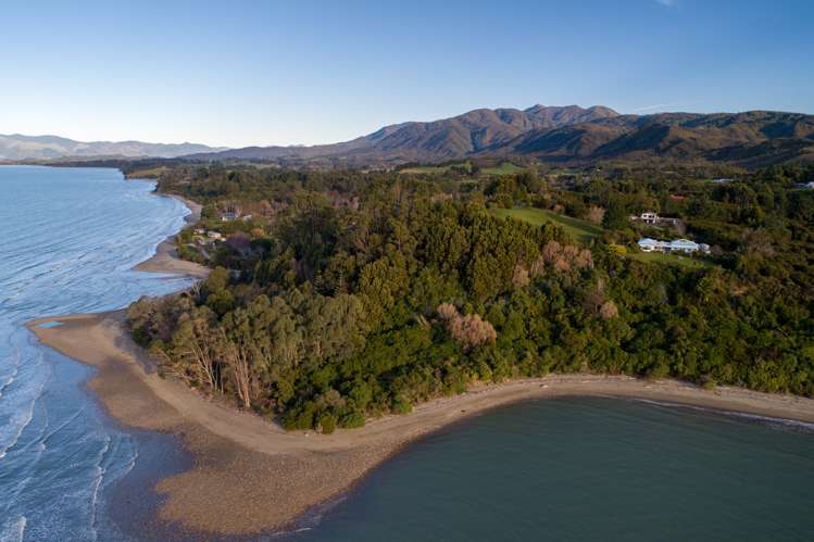 82 Lookout Road Parapara_12