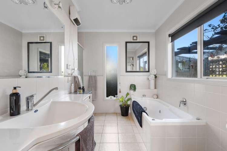 5 Downing Place Welcome Bay_24