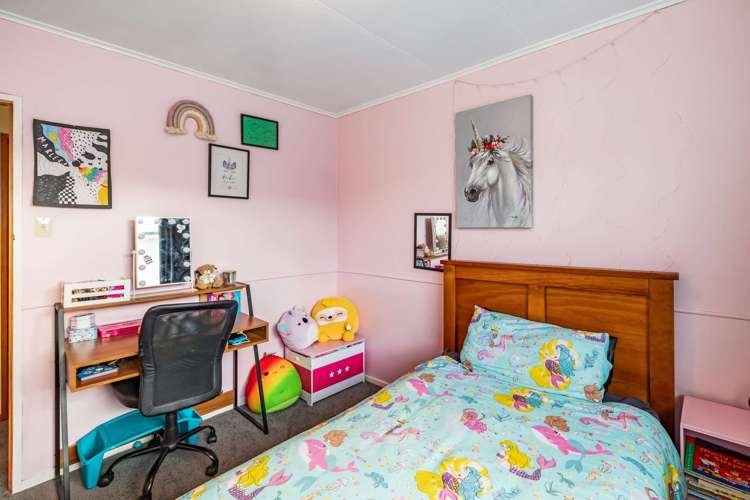 2 Dale Crescent Gore Surrounds_17