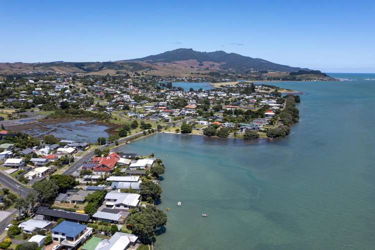 64 Wallis Street Raglan_49