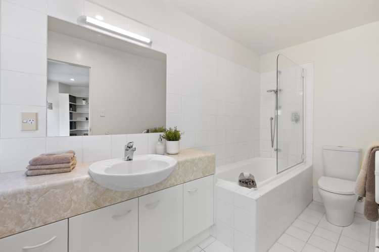 1/31 Holdaway Avenue Northcote_16