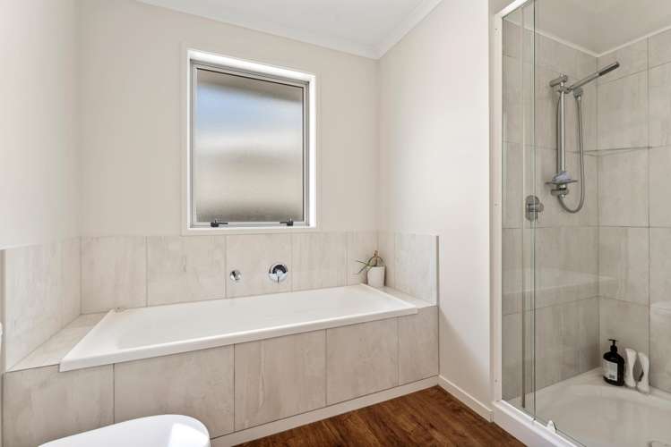 17 Ruth Craig Place Stanmore Bay_18