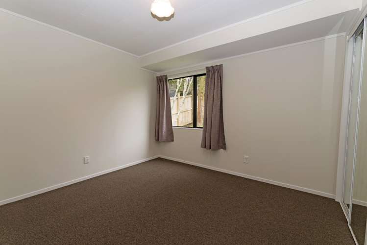 2/7 Maywood Crescent Glen Eden_9