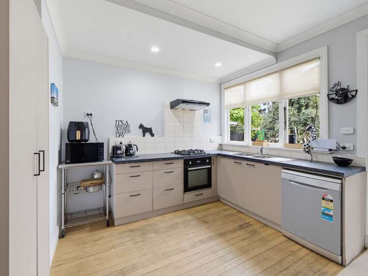 28 Ashworths Road . Amberley_17
