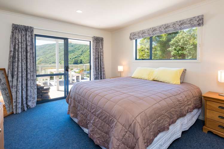 13a Beach Place Havelock_4