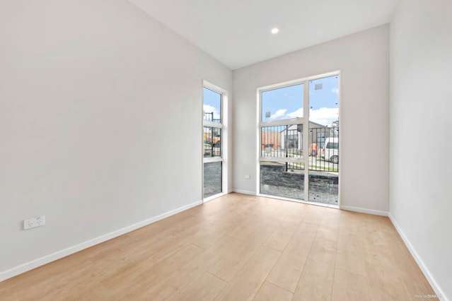 13 Morus Road Massey_4