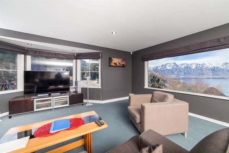 52 Greenstone Place Fernhill/Sunshine Bay_8