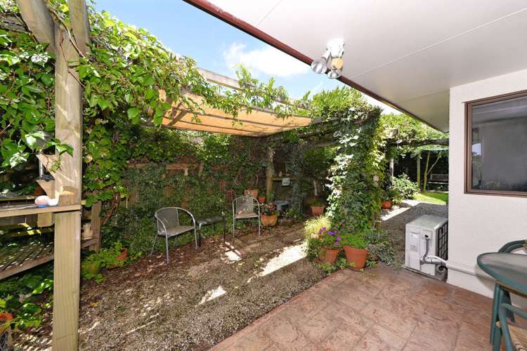 21 Vining Crescent Stoke_15