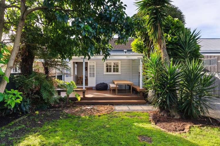 14 Root Street Gisborne_19