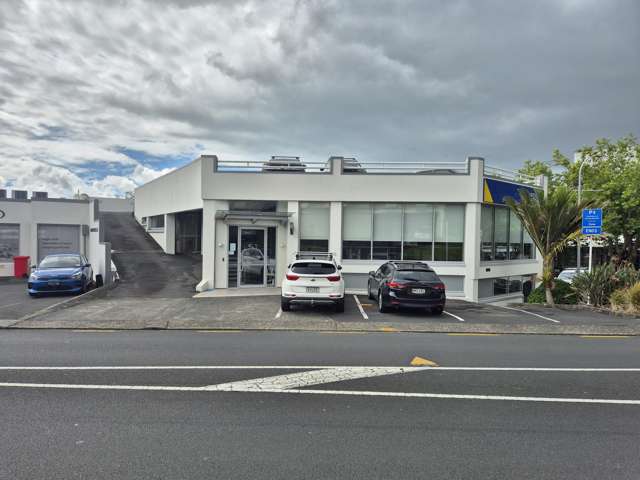 Modern office in prime Takapuna location