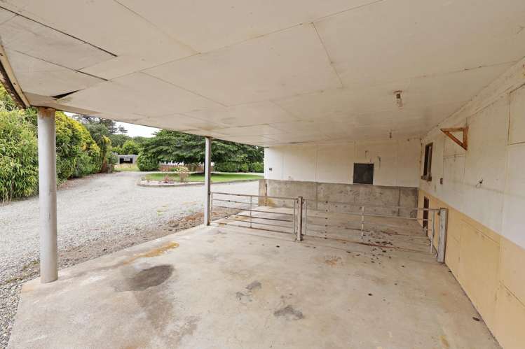 220 Bay Road West Plains_40