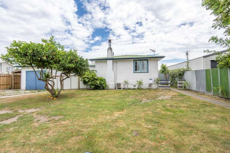 1215 Norfolk Crescent Mayfair_13