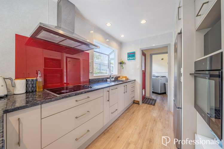 37 Petrie Street Wainuiomata_5