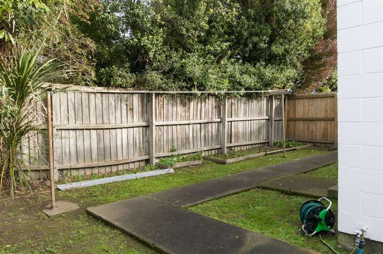 4/16 Hargest Crescent Sydenham_4