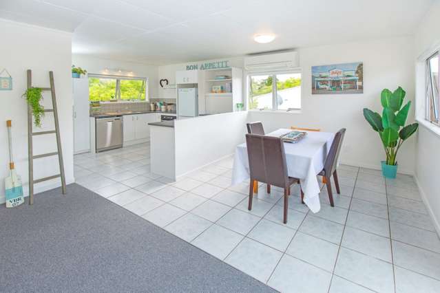 12 Thorburn Avenue Red Beach_3