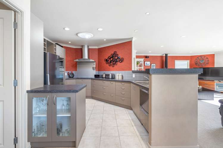 288 Beach Road Onerahi_10