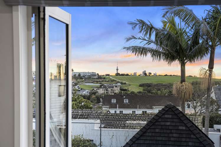 2/33 Ronaki Road Mission Bay_19