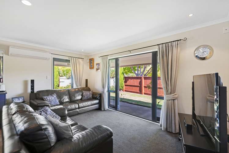 2 Montego Close Shirley_6