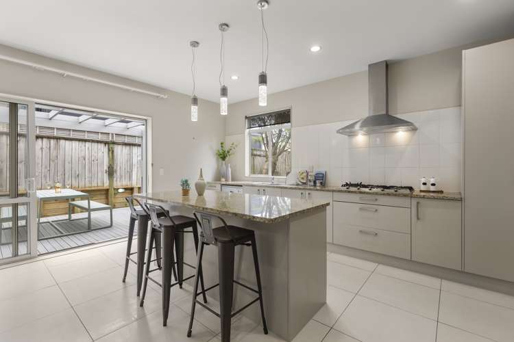 7 Gordon Stanley Drive Massey_8