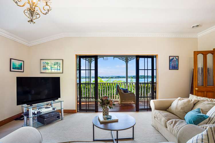 47 Chatham Avenue Paremoremo_5