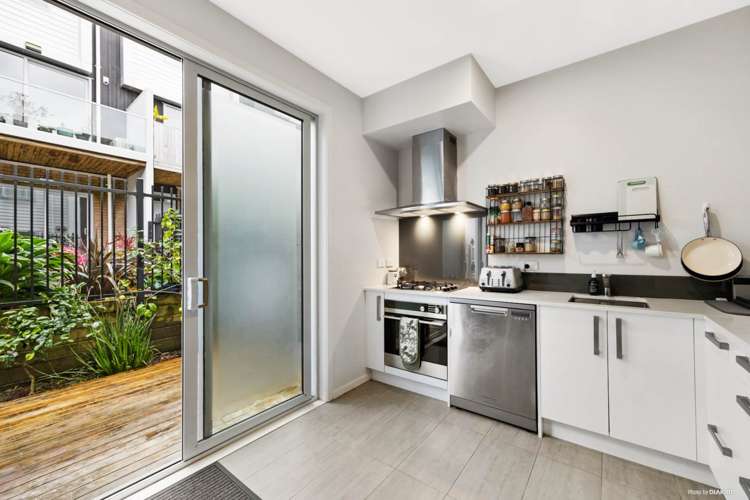 14 Ceramic Lane New Lynn_10