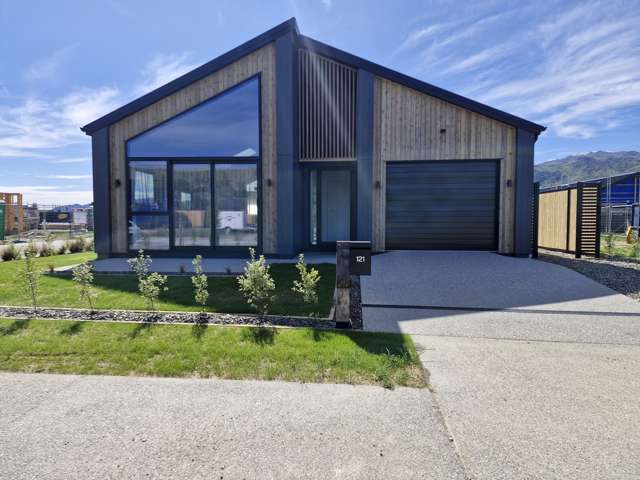 Modern Three Bedroom Home in Wooing Tree