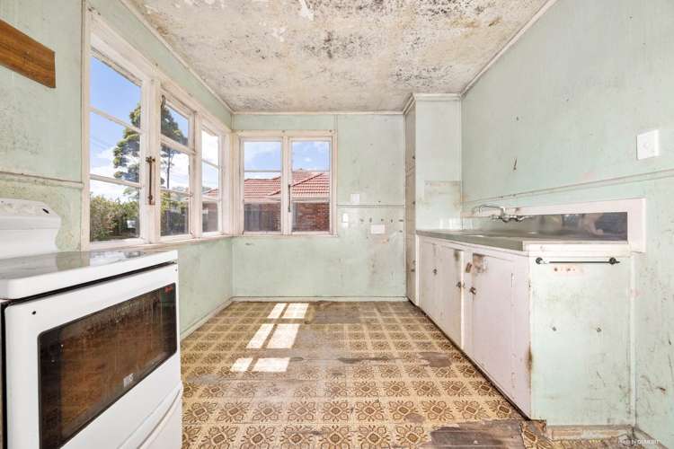 107 Point England Road Point England_8