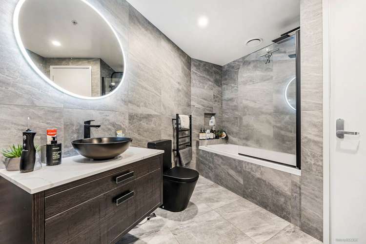 711/30 Beach Road Auckland Central_6