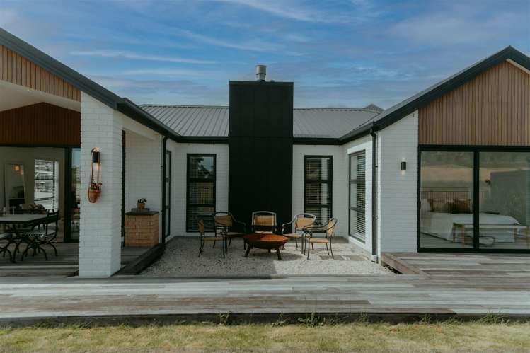 58 Les Wakefield Road_0