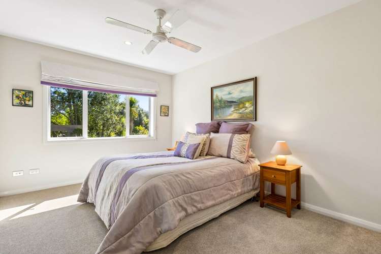 664 Redoubt Road Flat Bush_18