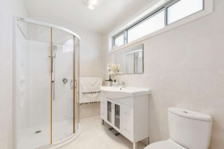 44 Akaroa Drive Maupuia_10