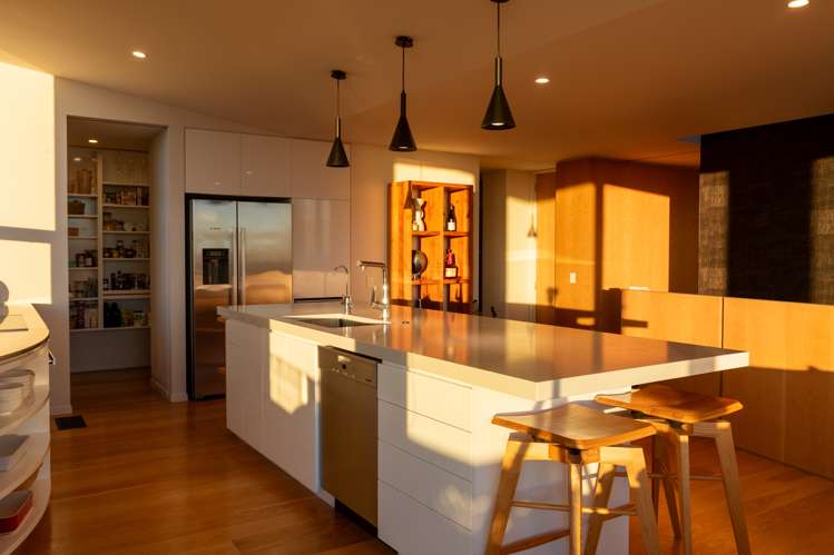 10 Seascape View Paremata_7