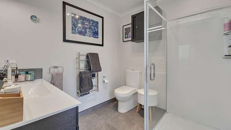 9 Petes Way Lynmore_12