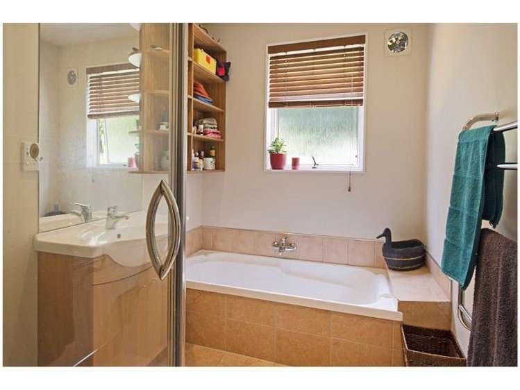 41 Bisley Avenue Moana_11