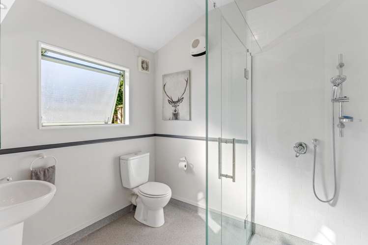 359A Kuku East Road Manakau_19