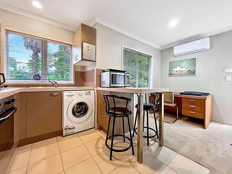 2a Manon Crescent Greenhithe_5