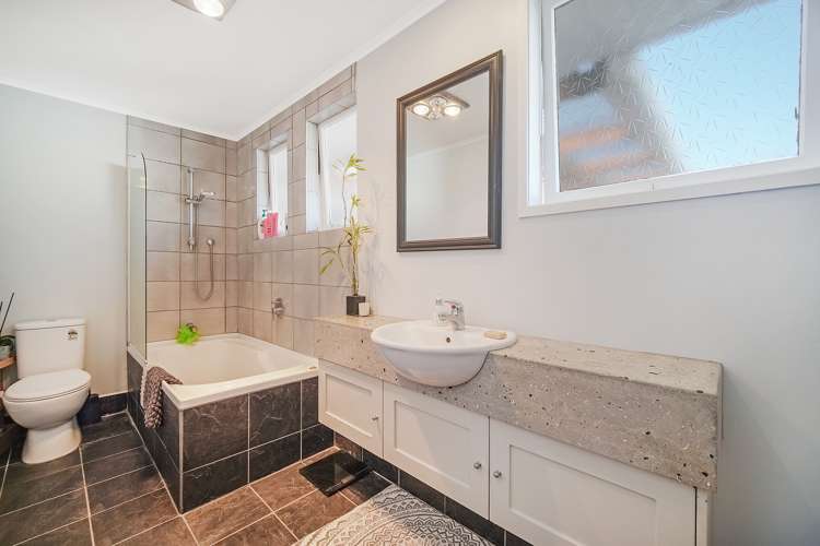 22 Muir Avenue Mangere Bridge_8