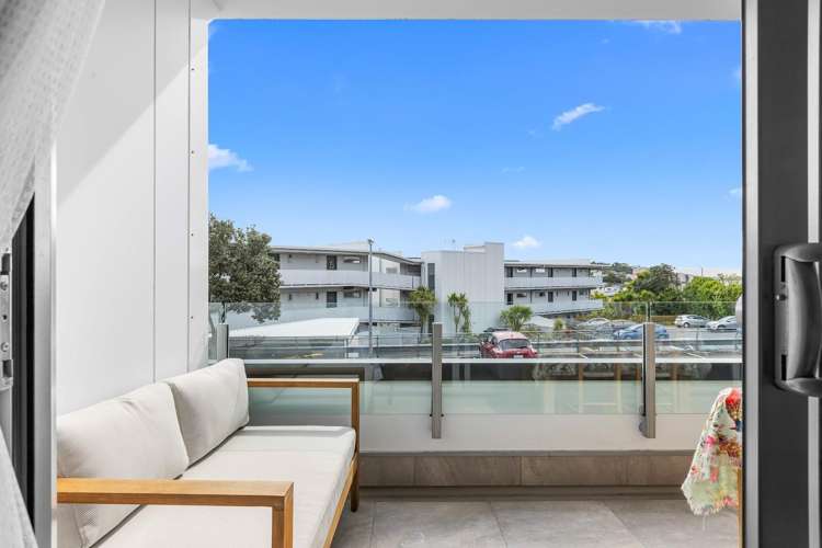 Apt 115/17 Link Crescent Stanmore Bay_18