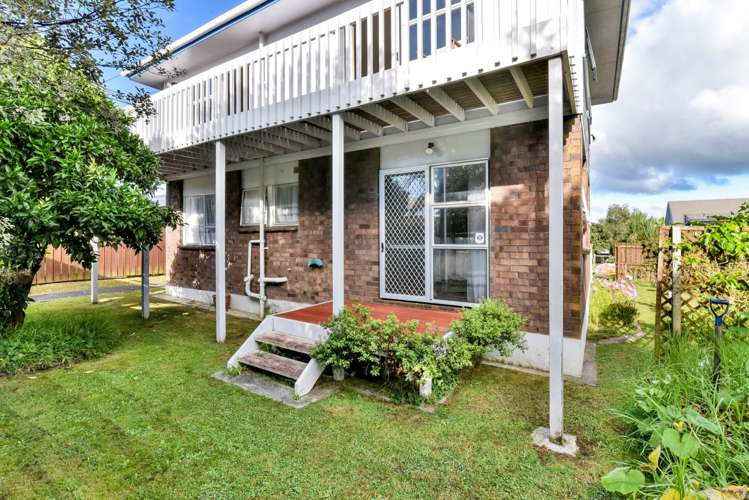 6 Moor Park Wattle Downs_28