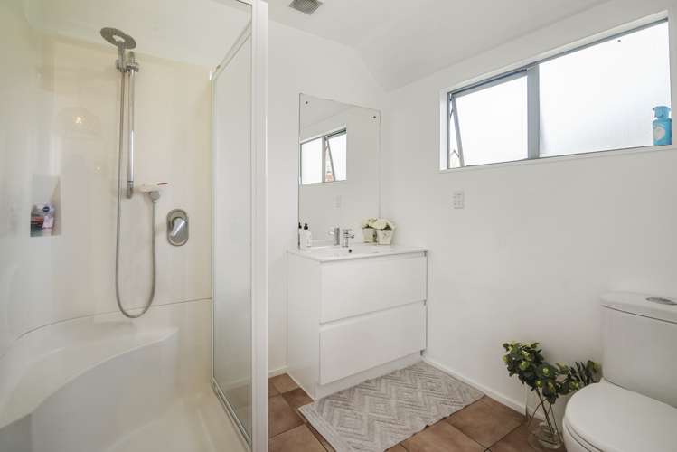 2/12 Patons Road Howick_14