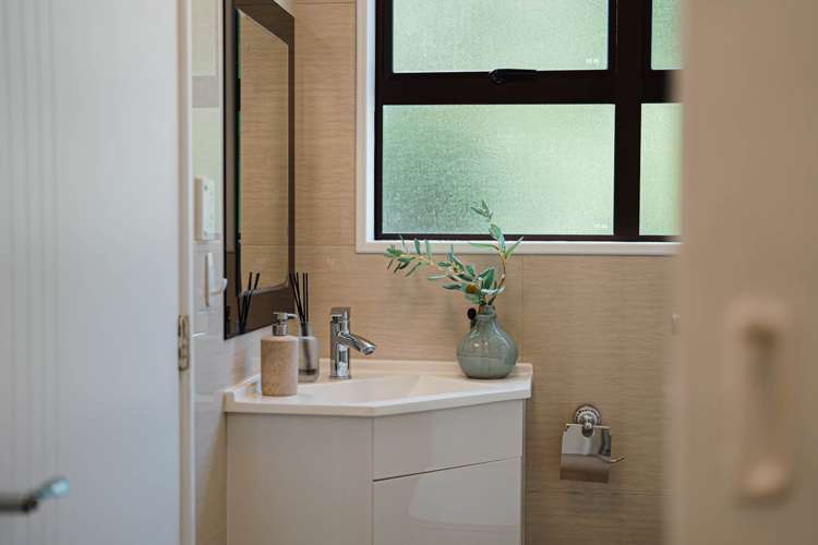 202 Royal Road Massey_28