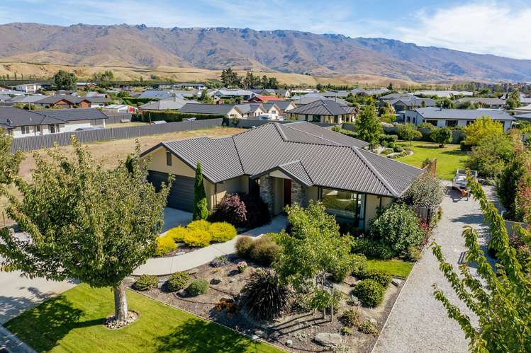 7 De Bettencor Place, Mount Pisa_0