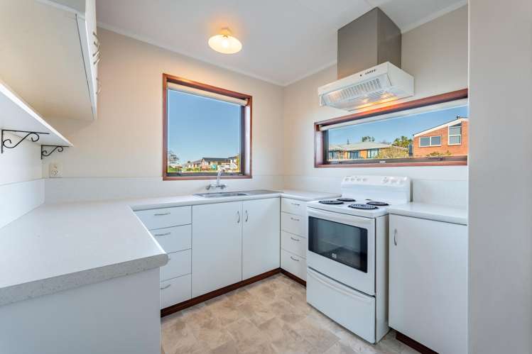 2/10 Miro Street Glenwood_11